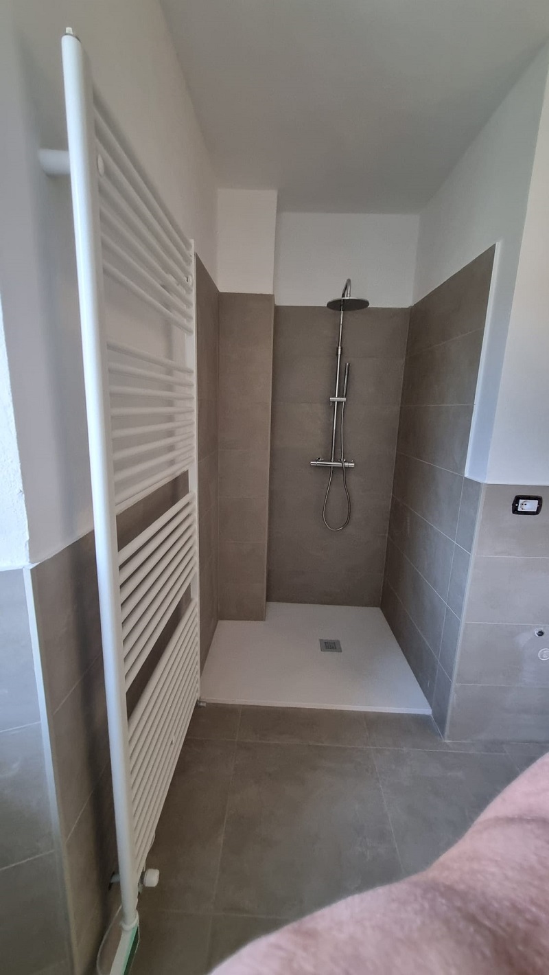 Ristrutturazion bagno a Varese - dettaglio doccia